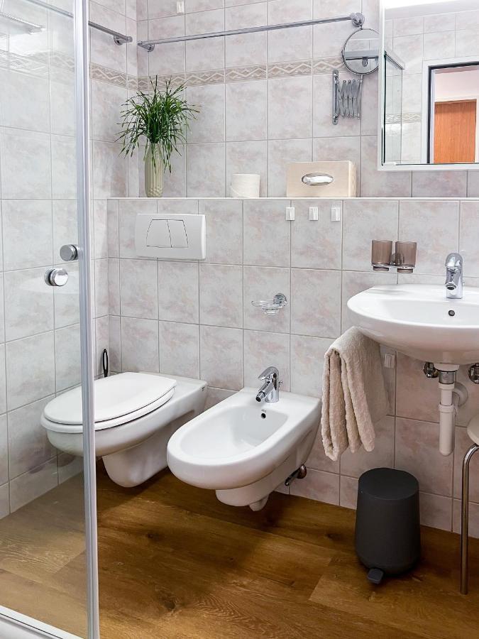 Ferienwohnung swissme - 100qm - Balkon - 2 Bäder - Parkplatz - Fußbodenheizung St. Moritz Exterior foto
